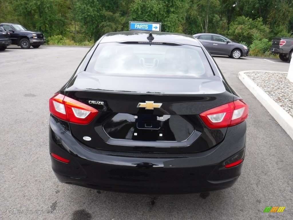 2017 Cruze LS - Mosaic Black Metallic / Jet Black photo #6