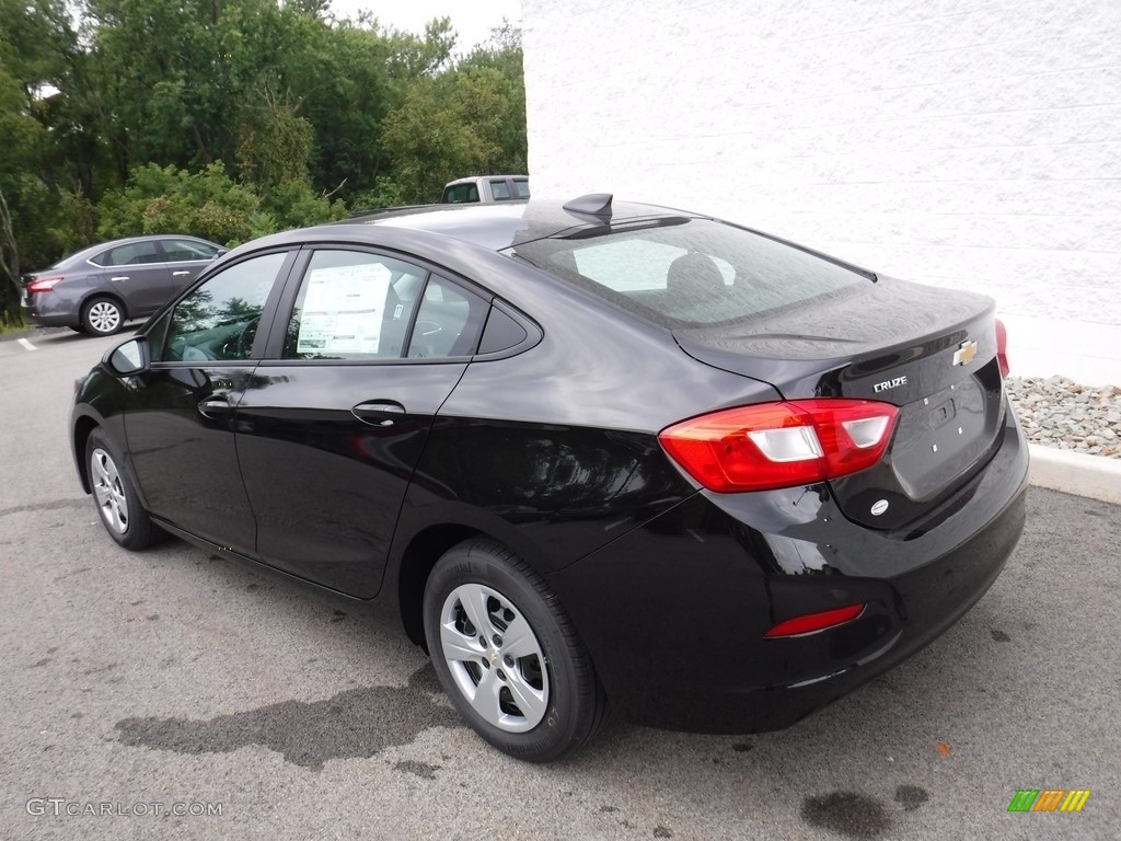 2017 Cruze LS - Mosaic Black Metallic / Jet Black photo #7