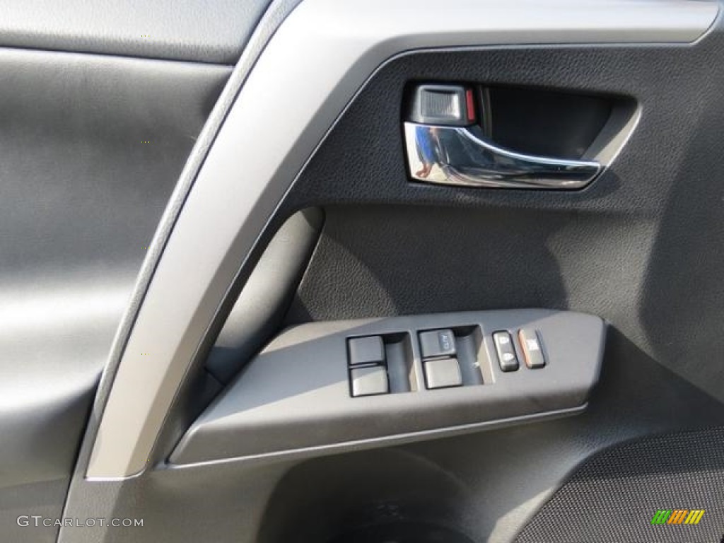 2016 RAV4 XLE - Black Currant Metallic / Black photo #9