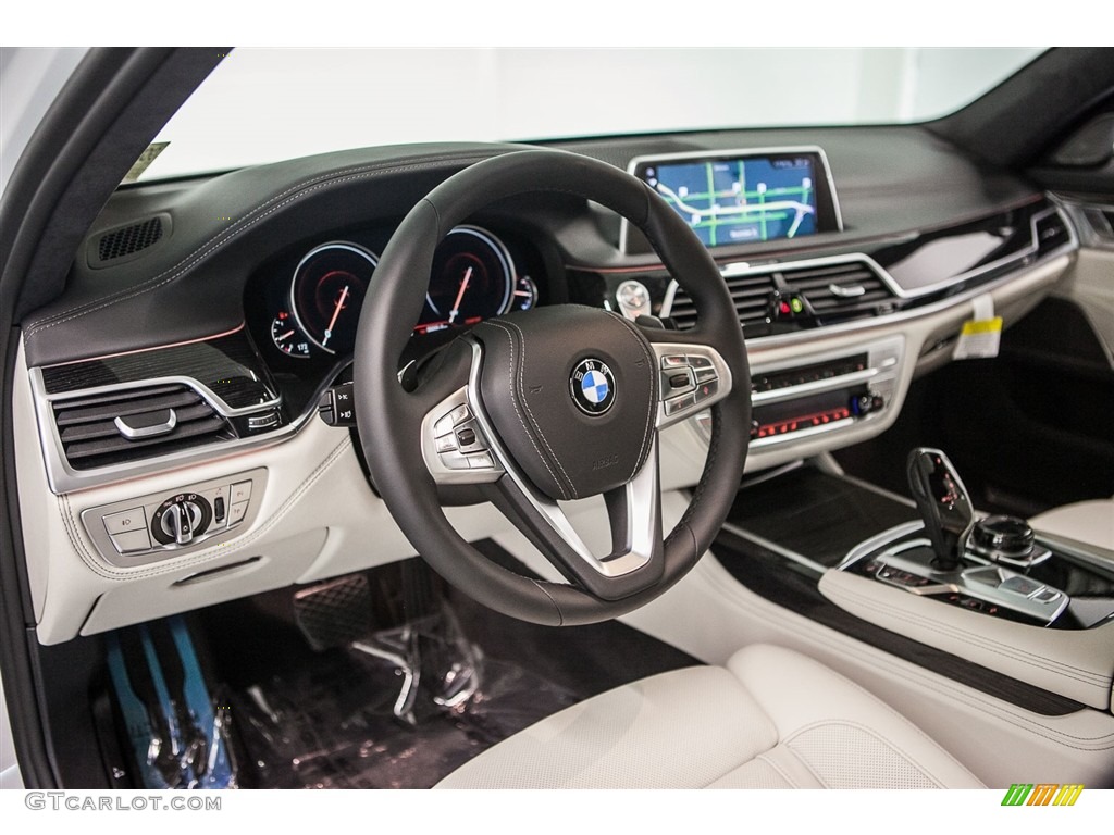 2016 BMW 7 Series 750i Sedan Dashboard Photos