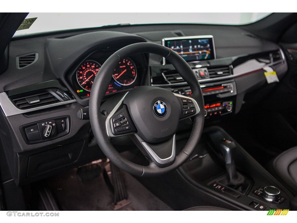 2017 X1 sDrive28i - Mineral Grey Metallic / Black photo #6