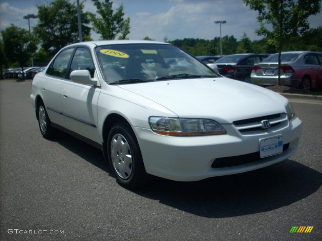 1999 Accord LX Sedan - Taffeta White / Ivory photo #1