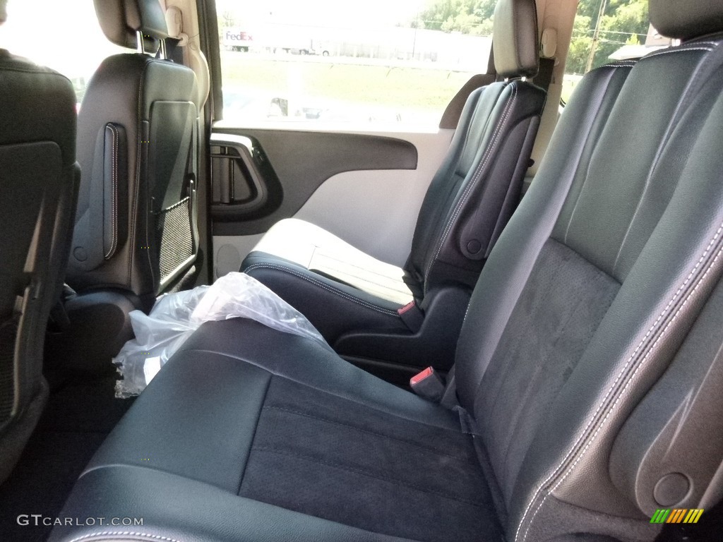 2017 Dodge Grand Caravan SXT Rear Seat Photo #115638977