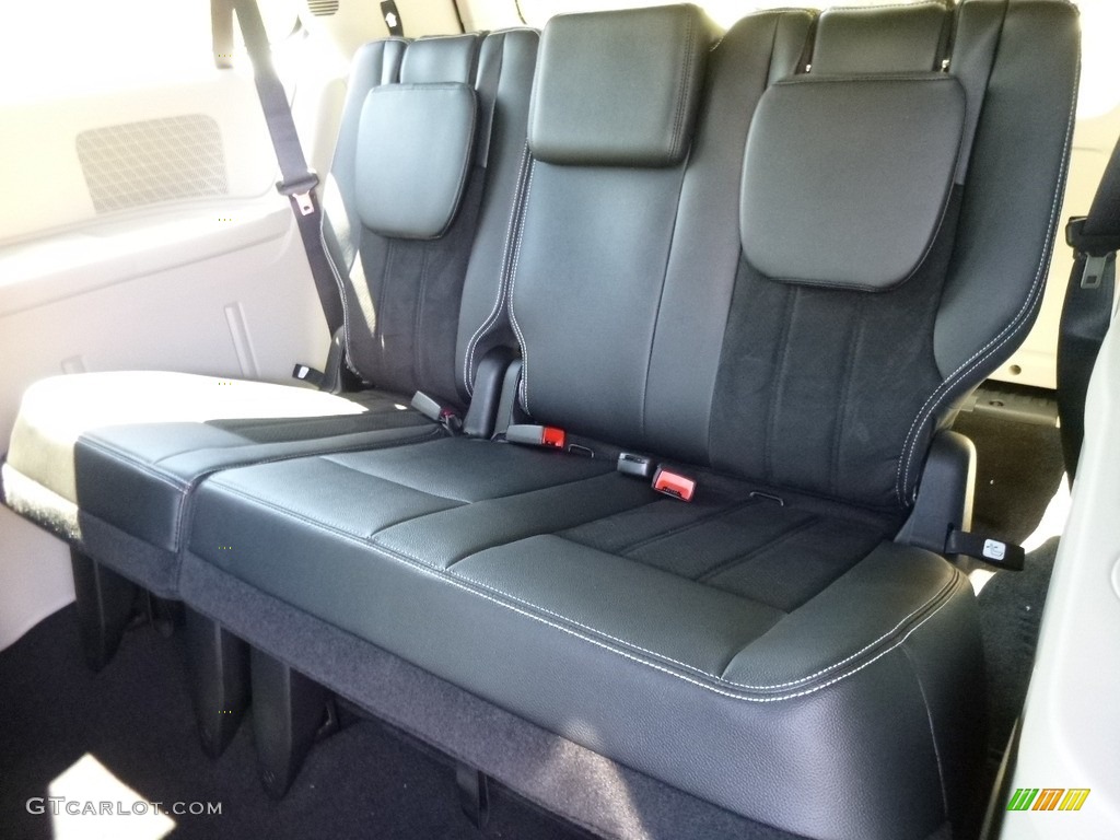 2017 Dodge Grand Caravan SXT Rear Seat Photo #115639007