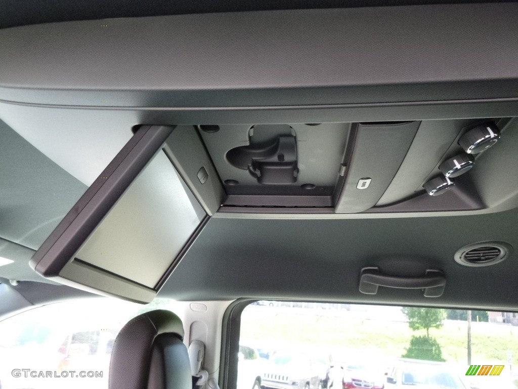 2017 Grand Caravan SXT - Granite / Black/Light Graystone photo #13