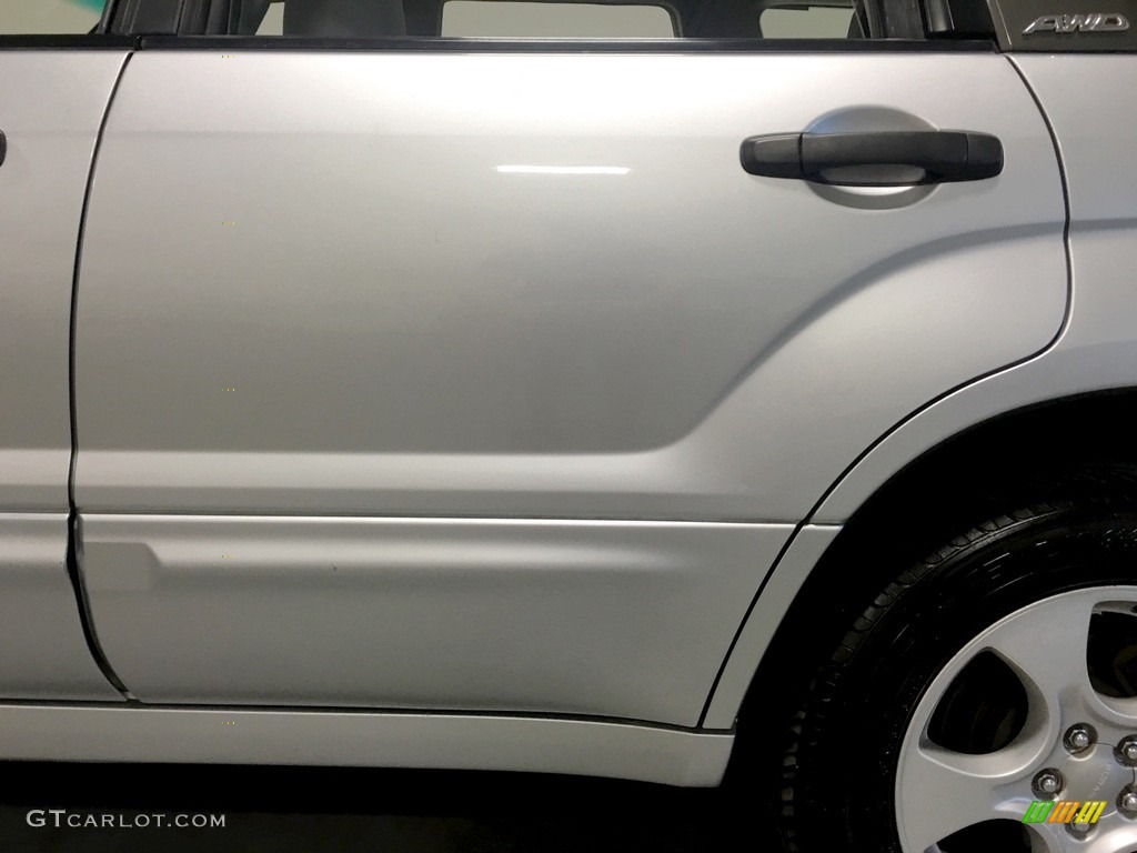 2004 Forester 2.5 XS - Platinum Silver Metallic / Gray photo #34