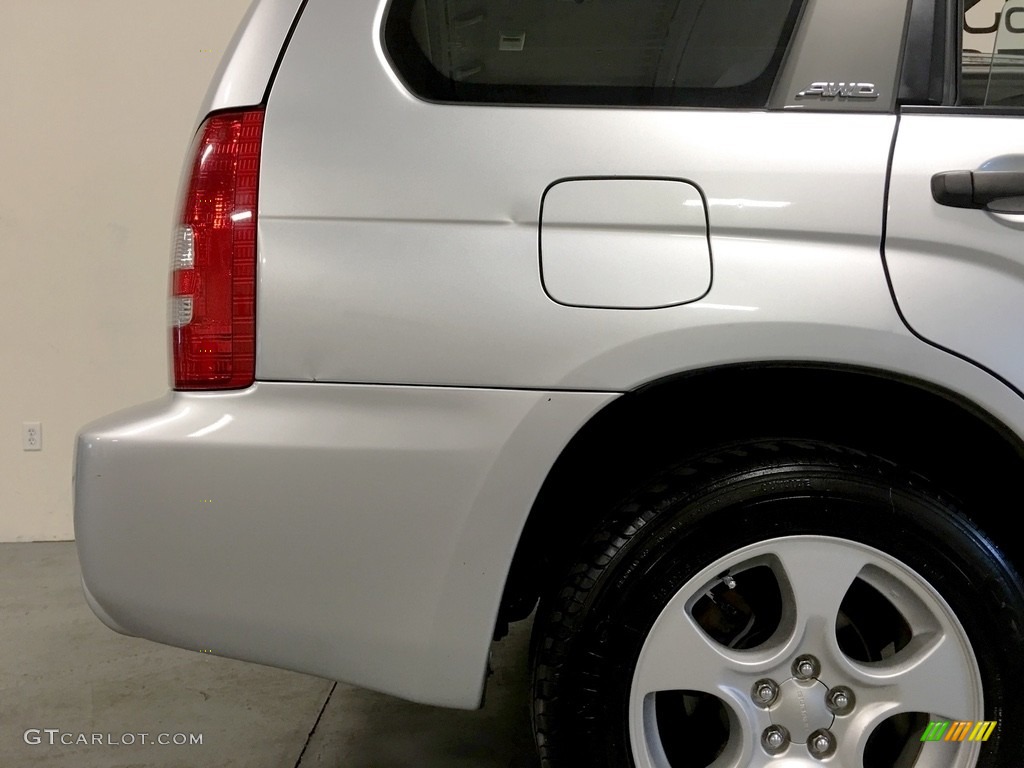 2004 Forester 2.5 XS - Platinum Silver Metallic / Gray photo #37