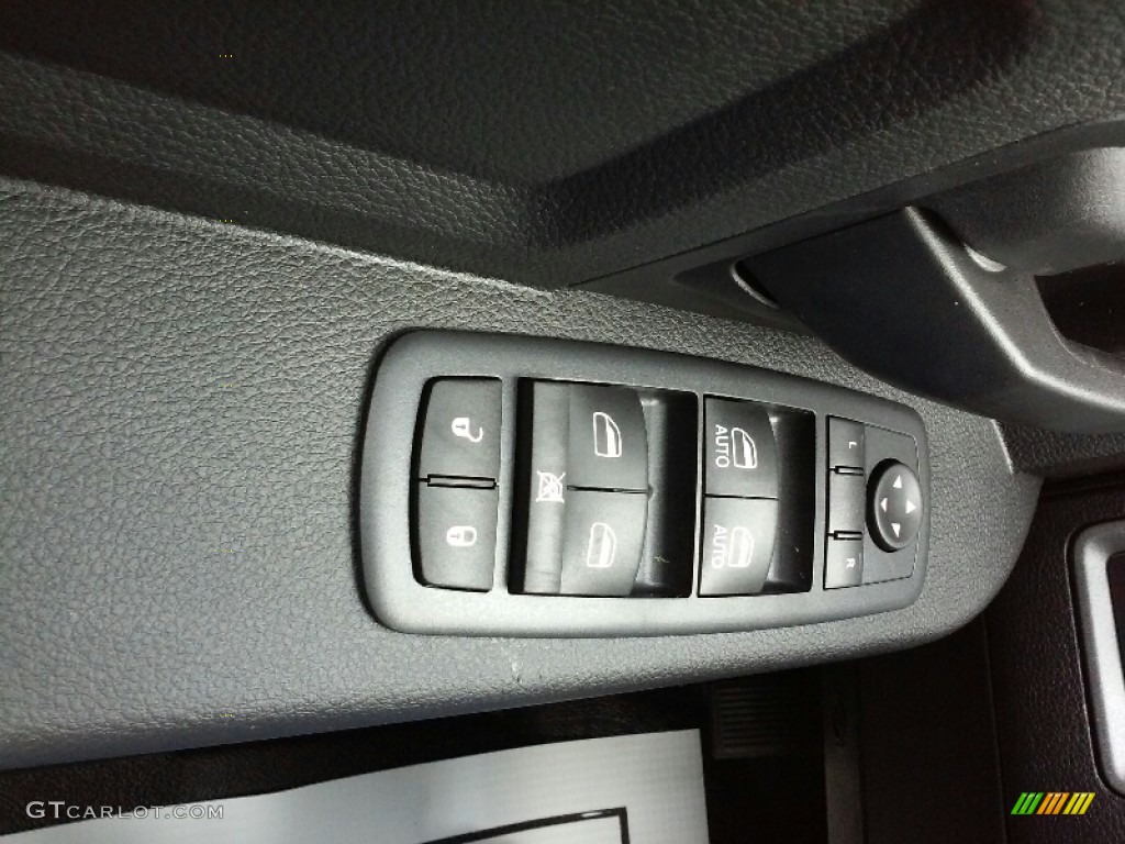2017 Ram 5500 Tradesman Crew Cab 4x4 Chassis Controls Photo #115647605