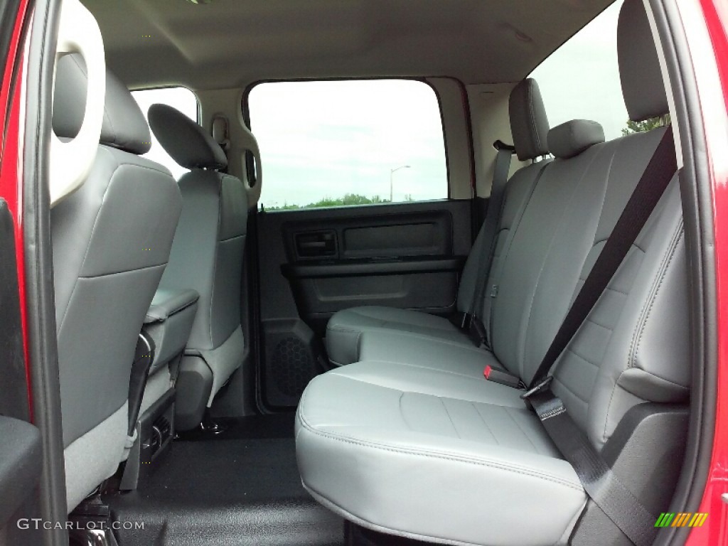 2017 Ram 5500 Tradesman Crew Cab 4x4 Chassis Rear Seat Photo #115647794