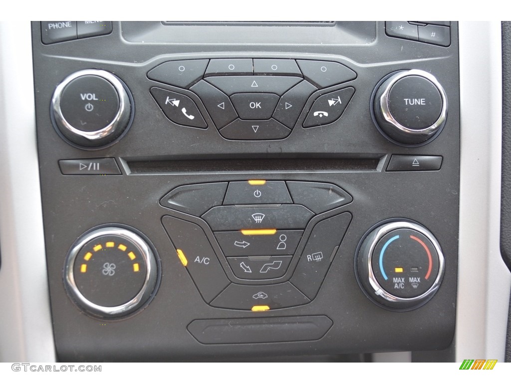 2016 Fusion SE - Ingot Silver Metallic / Charcoal Black photo #34