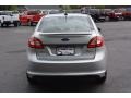 Ingot Silver Metallic - Fiesta SE Sedan Photo No. 4