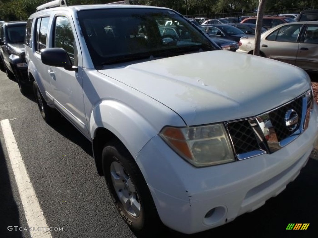 2006 Pathfinder S - Avalanche White / Desert photo #2