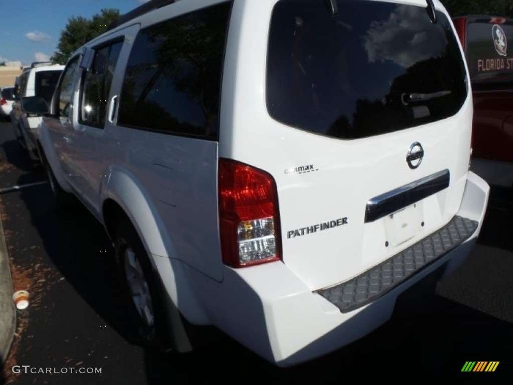 2006 Pathfinder S - Avalanche White / Desert photo #4