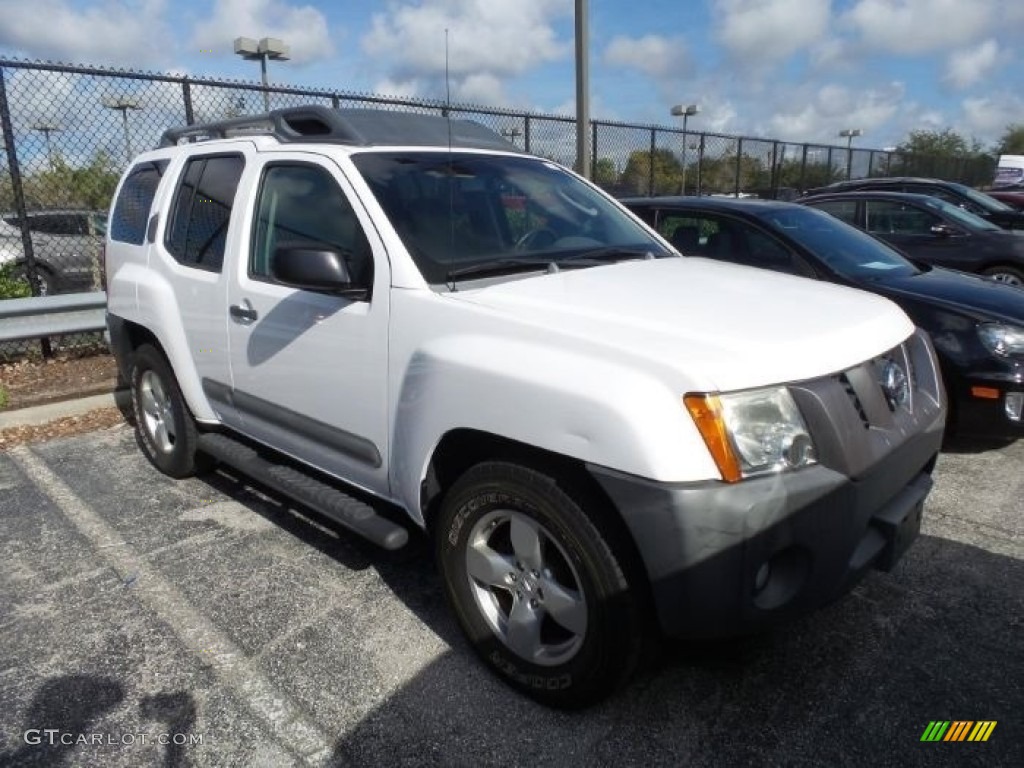 2007 Xterra SE - Avalanche White / Steel/Graphite photo #4