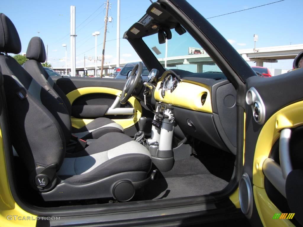 2005 Cooper Convertible - Liquid Yellow / Space Grey/Panther Black photo #18