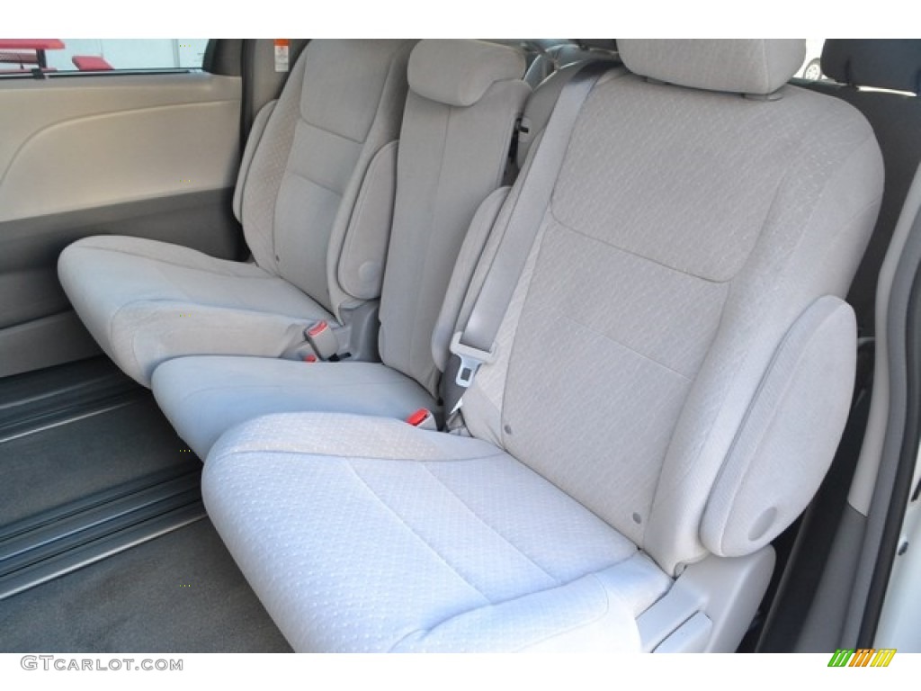 Ash Interior 2017 Toyota Sienna LE Photo #115664668