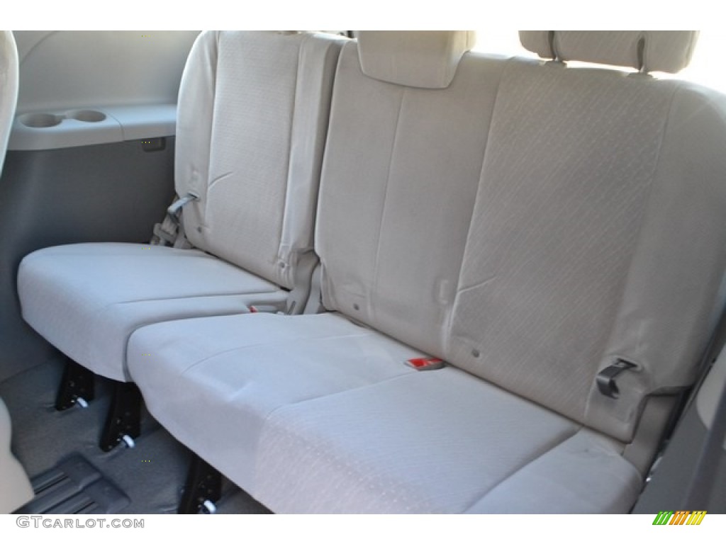 Ash Interior 2017 Toyota Sienna LE Photo #115664688