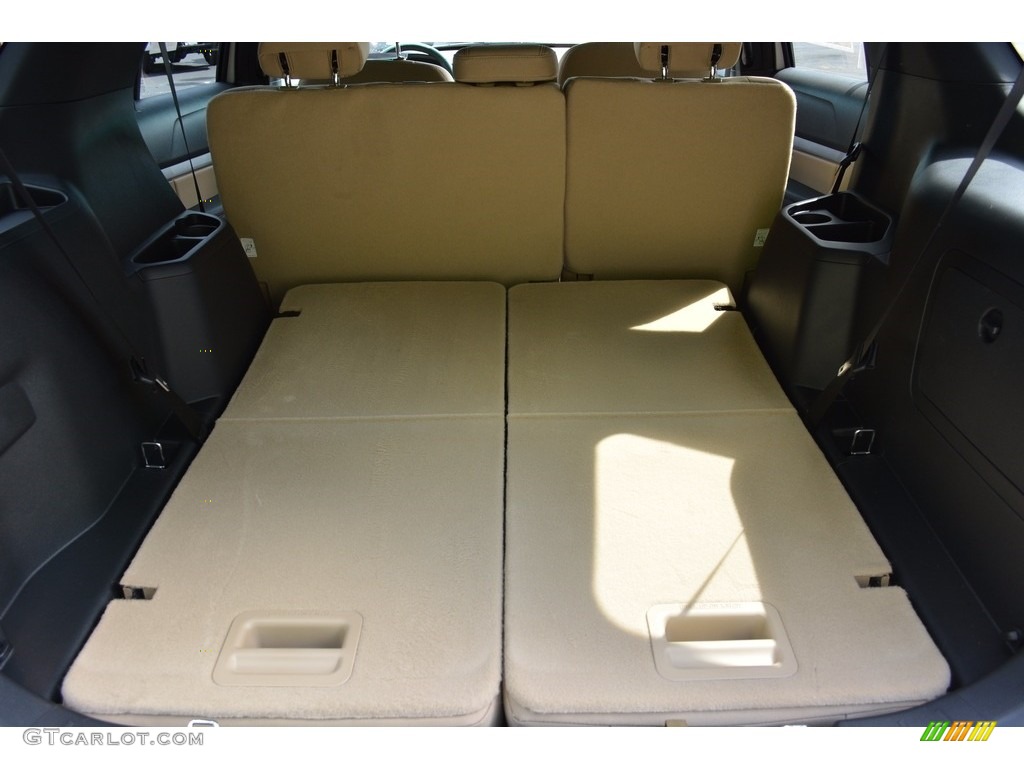 2017 Explorer XLT - White Platinum / Medium Light Camel photo #7
