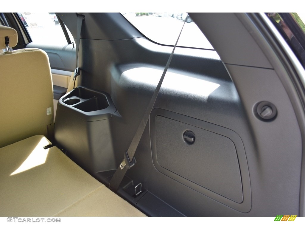 2017 Explorer XLT - White Platinum / Medium Light Camel photo #11