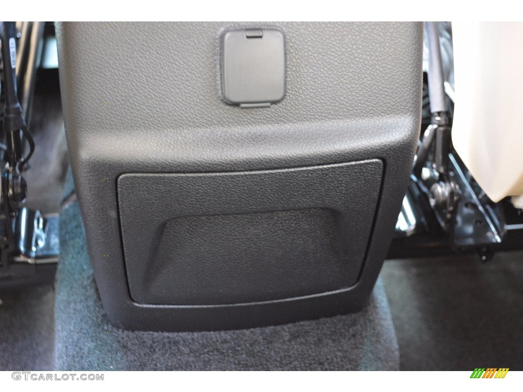 2017 Explorer XLT - White Platinum / Medium Light Camel photo #27