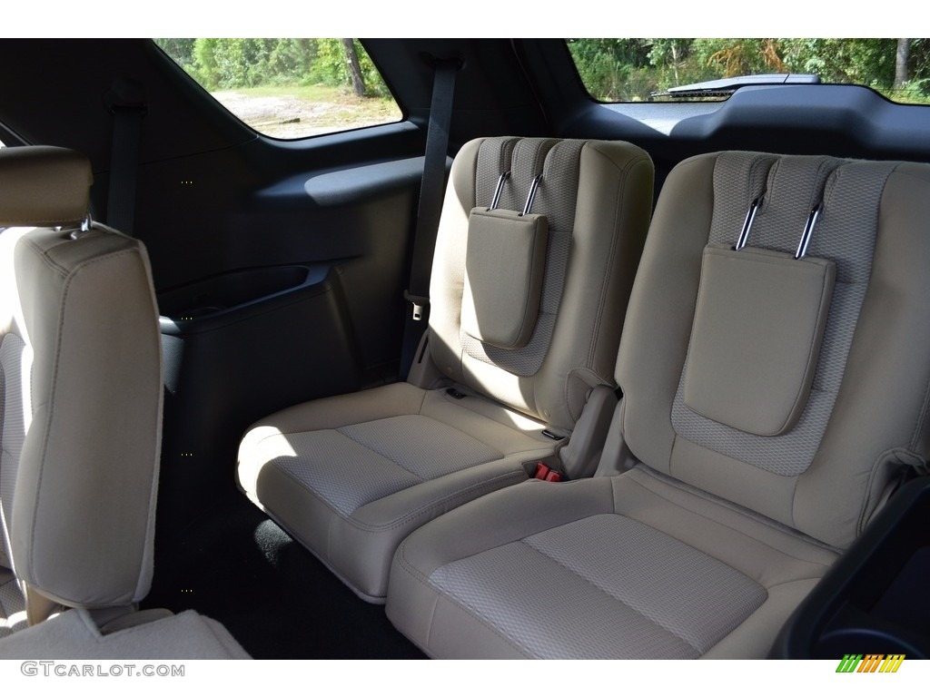 2017 Explorer XLT - White Platinum / Medium Light Camel photo #29
