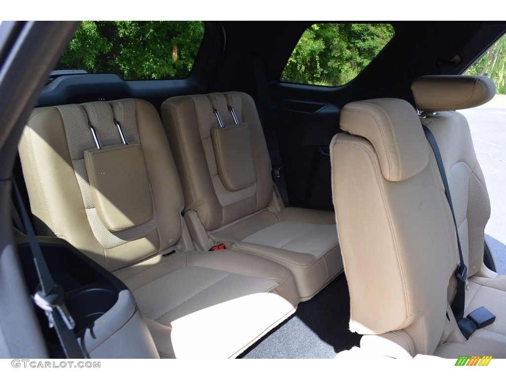 2017 Explorer XLT - White Platinum / Medium Light Camel photo #31