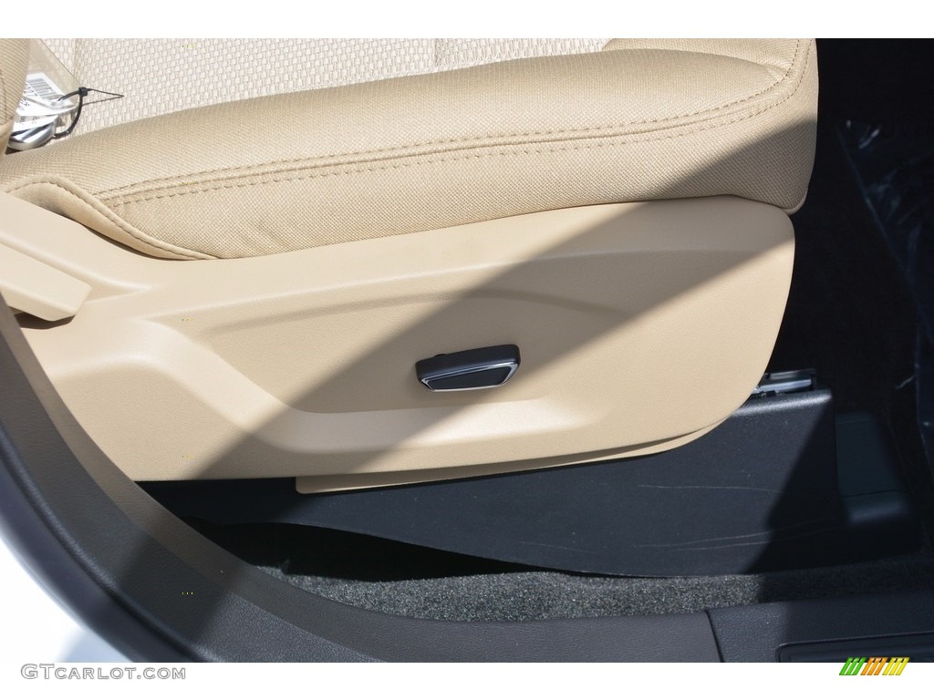 2017 Explorer XLT - White Platinum / Medium Light Camel photo #34