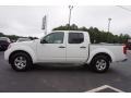 2013 Glacier White Nissan Frontier SV V6 Crew Cab  photo #4