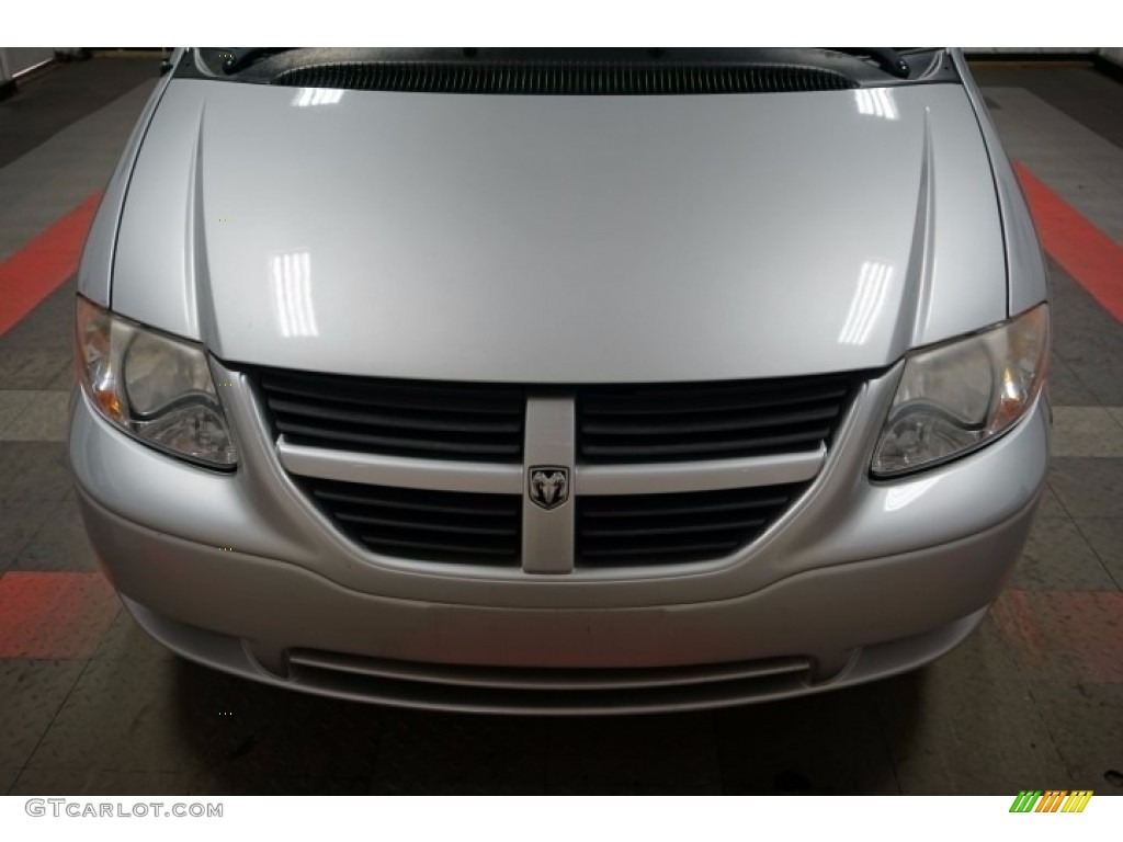 2006 Caravan SXT - Bright Silver Metallic / Medium Slate Gray photo #49