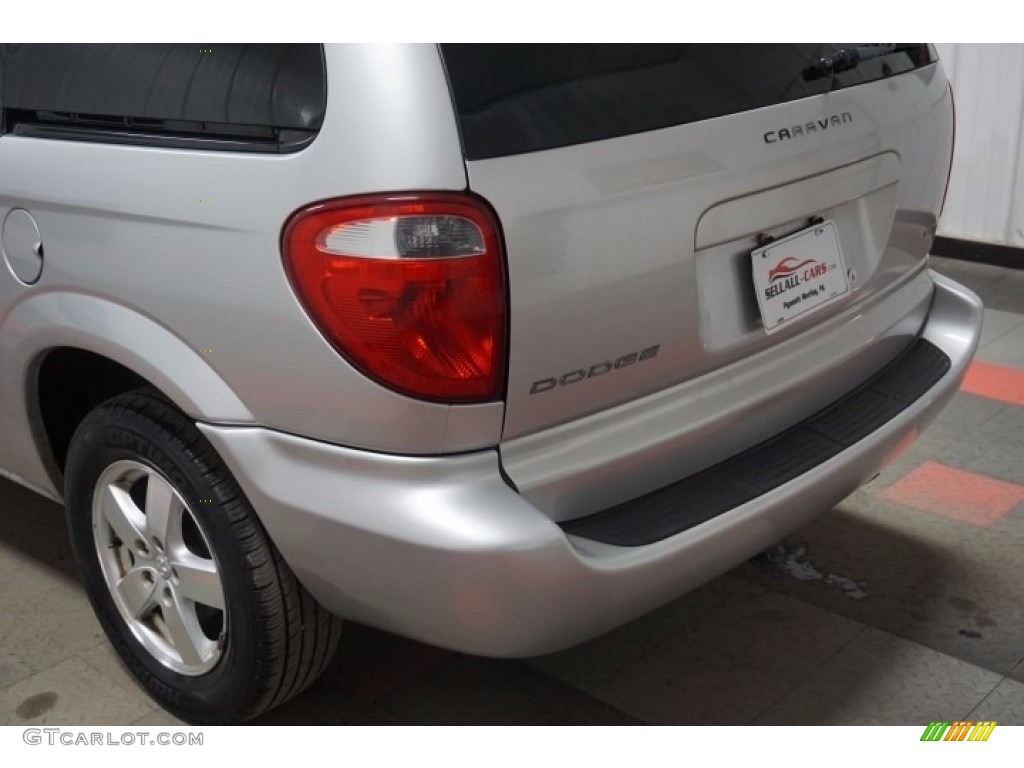 2006 Caravan SXT - Bright Silver Metallic / Medium Slate Gray photo #62