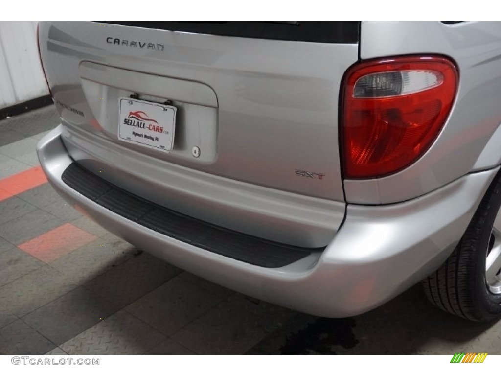2006 Caravan SXT - Bright Silver Metallic / Medium Slate Gray photo #63