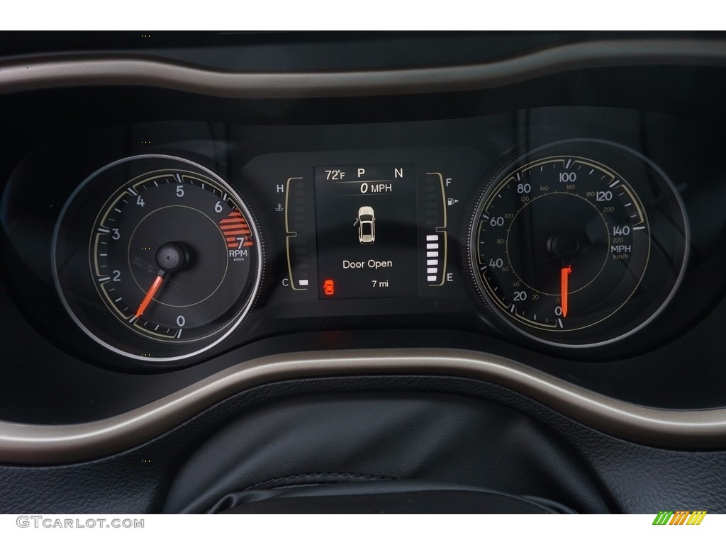 2017 Jeep Cherokee Latitude Gauges Photo #115689916