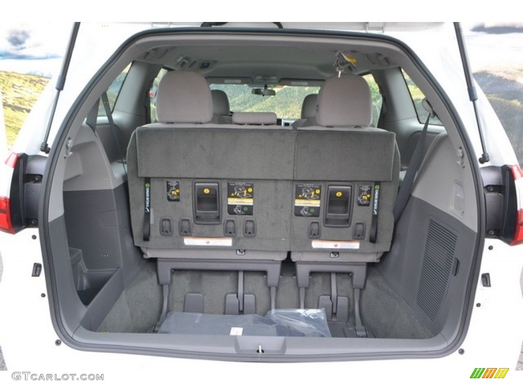 2017 Toyota Sienna L Trunk Photos