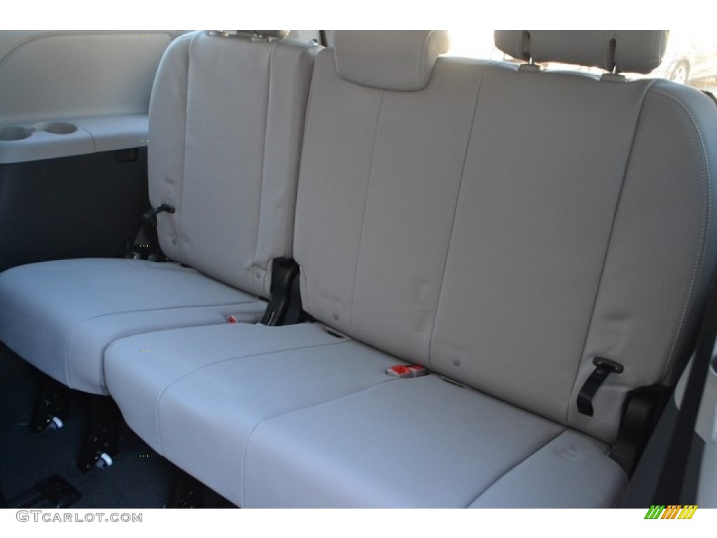 2017 Toyota Sienna Limited AWD Rear Seat Photos