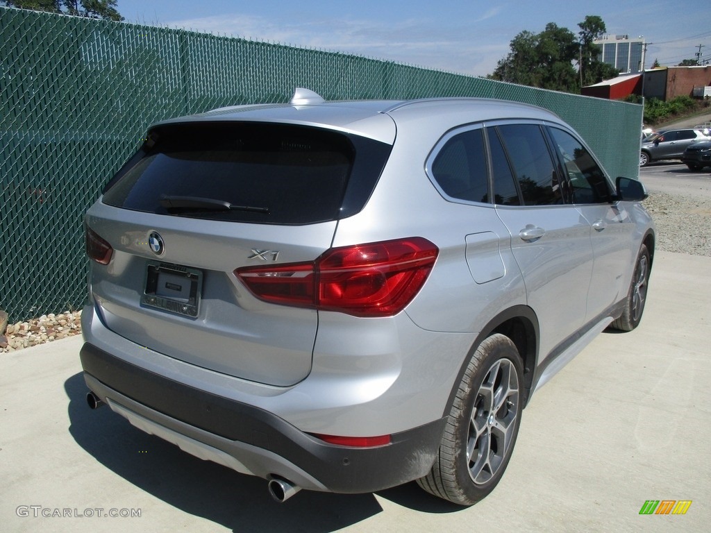 2016 X1 xDrive28i - Glacier Silver Metallic / Black photo #4