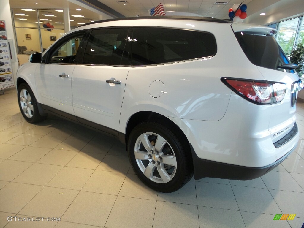 2017 Traverse LT AWD - Iridescent Pearl Tricoat / Ebony photo #5