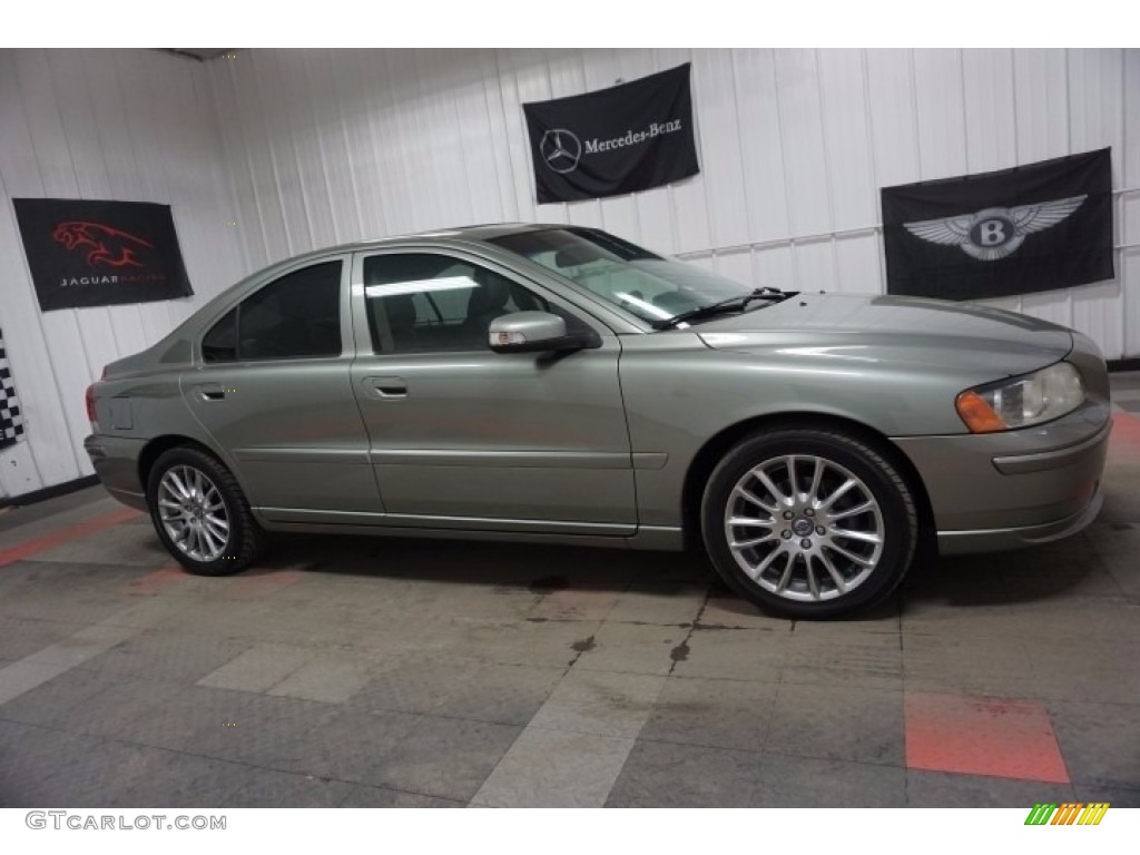 2007 S60 2.5T - Willow Green Metallic / Beige photo #6