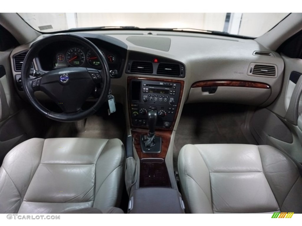 2007 S60 2.5T - Willow Green Metallic / Beige photo #25