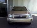 2004 Vintage Gold Metallic Toyota Highlander I4  photo #2