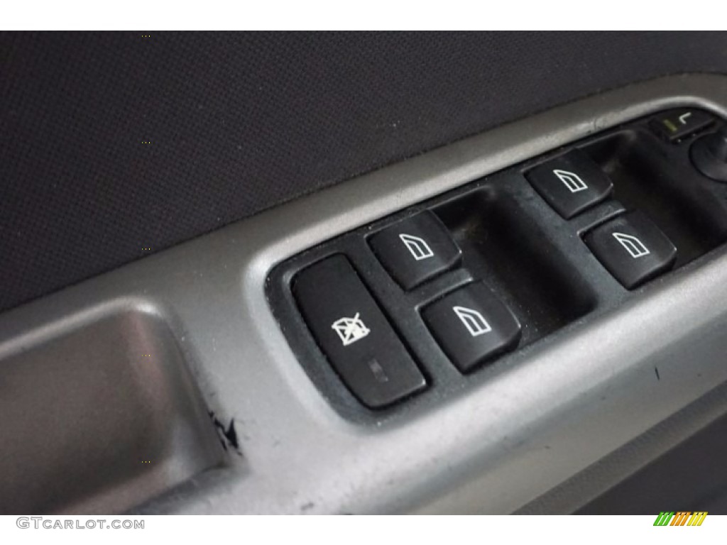 2006 S40 2.4i - Black / Off Black photo #14