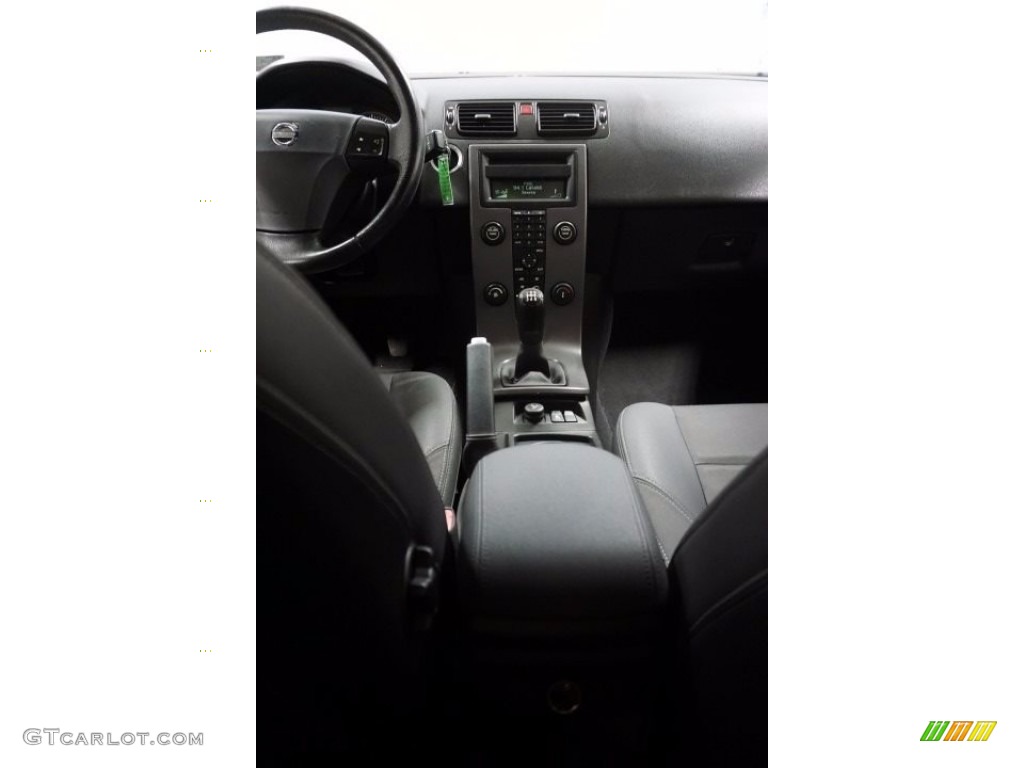 2006 S40 2.4i - Black / Off Black photo #26