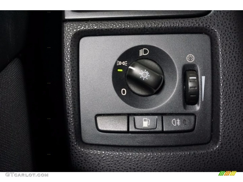 2006 S40 2.4i - Black / Off Black photo #32