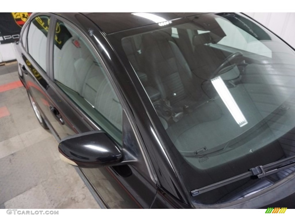 2006 S40 2.4i - Black / Off Black photo #62