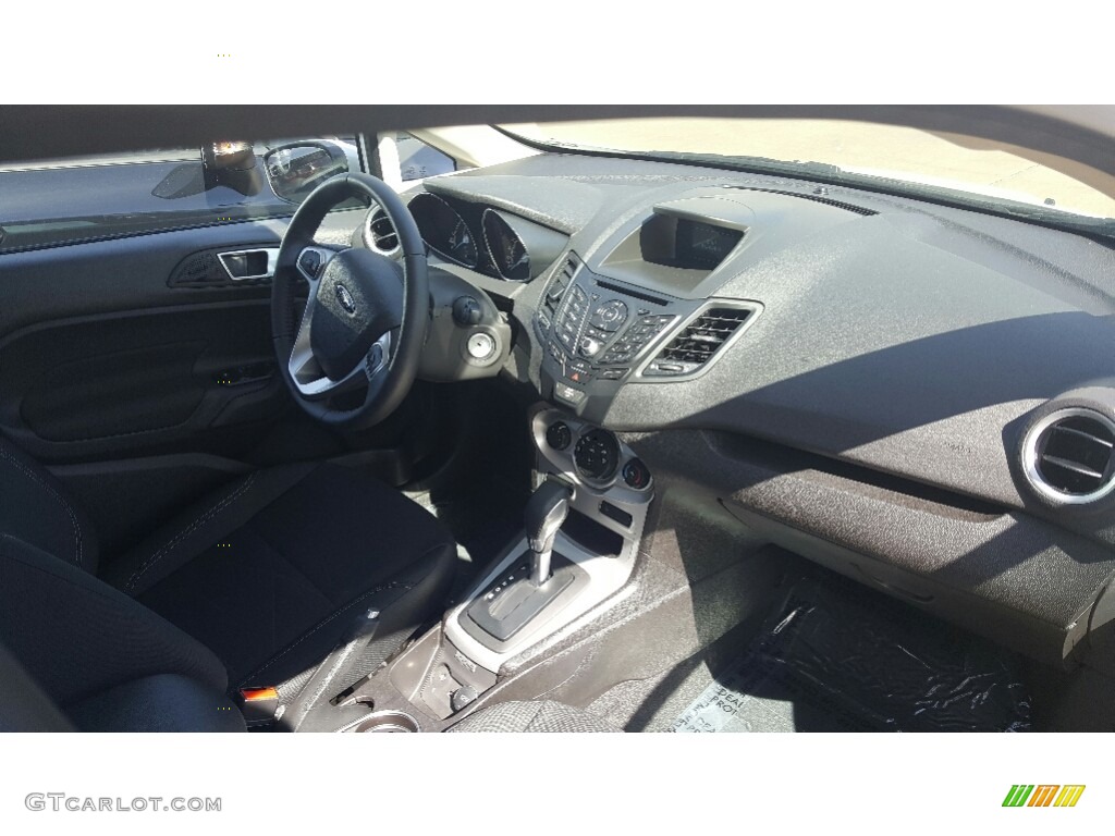 2016 Fiesta SE Sedan - White Platinum Metallic Tri-coat / Charcoal Black photo #3