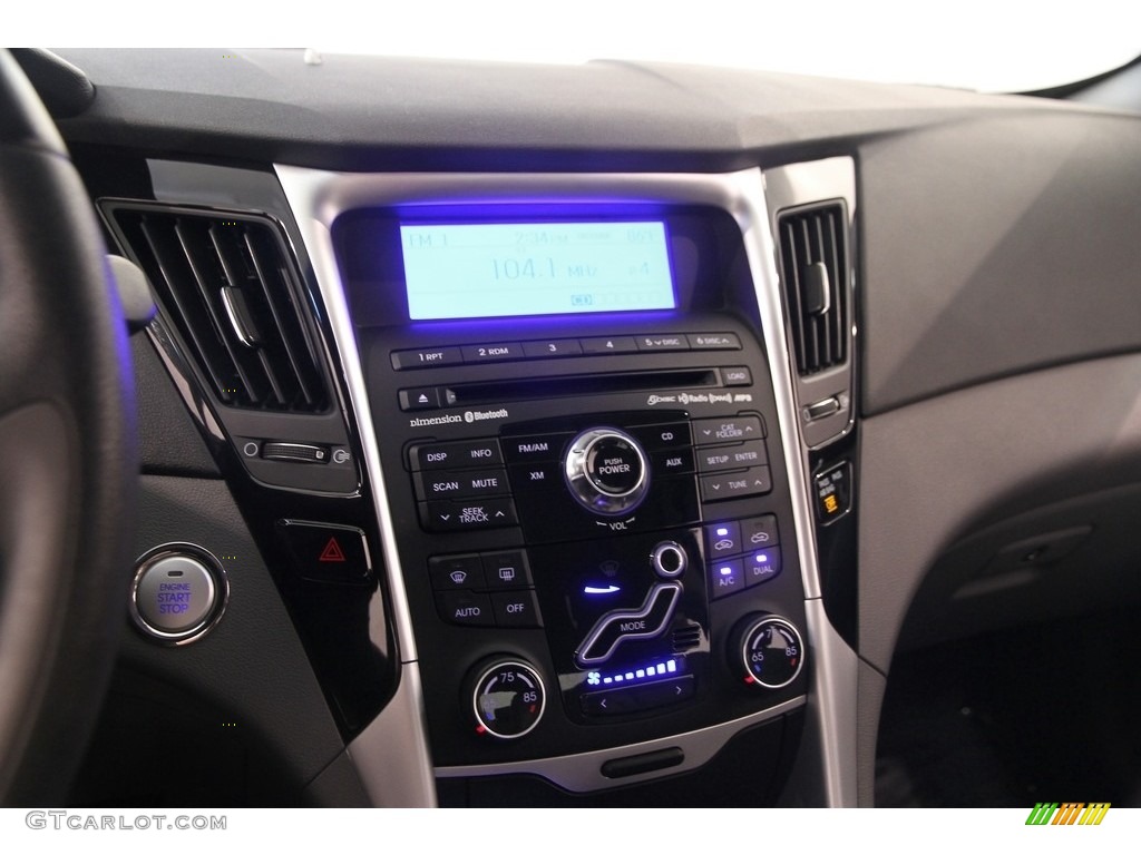 2011 Sonata SE - Iridescent Silver Blue Metallic / Gray photo #9