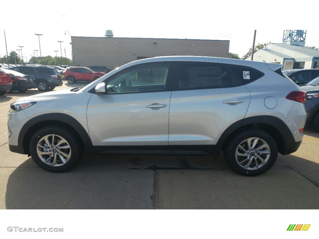 2017 Tucson SE - Molten Silver / Gray photo #2