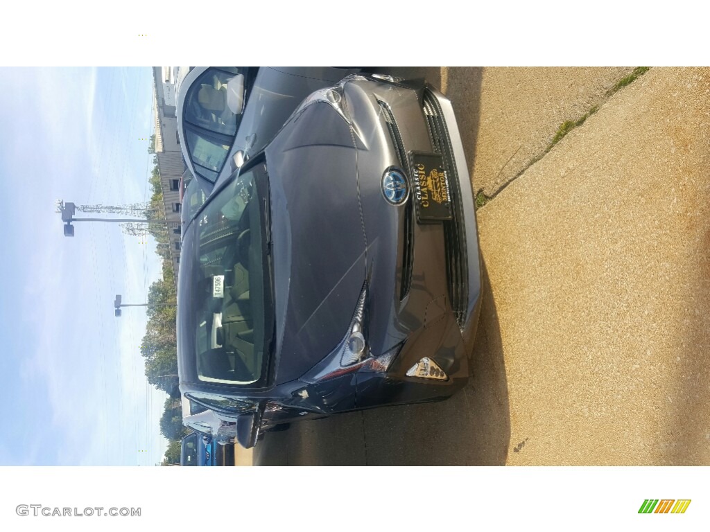 Magnetic Gray Metallic Toyota Prius