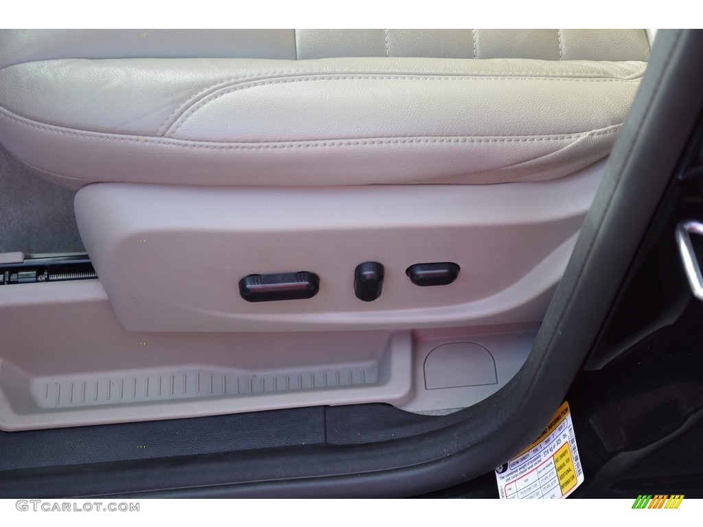 2015 C-Max Hybrid SEL - Tuxedo Black Metallic / Medium Light Stone photo #22