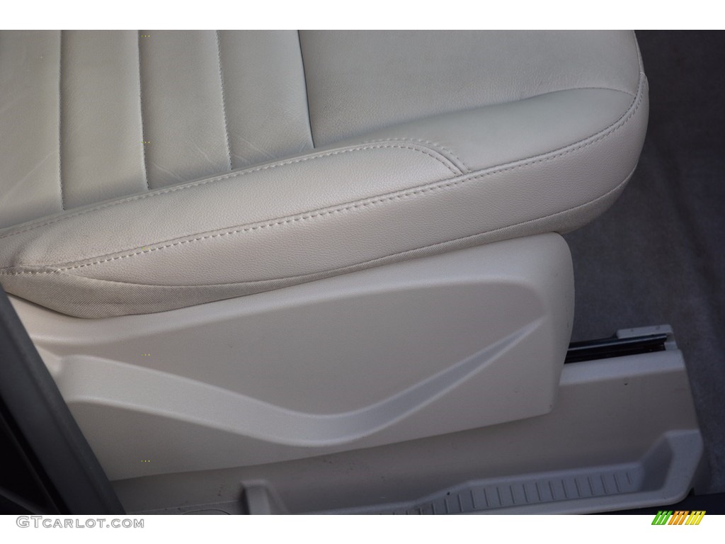 2015 C-Max Hybrid SEL - Tuxedo Black Metallic / Medium Light Stone photo #30