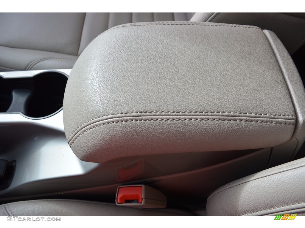 2015 C-Max Hybrid SEL - Tuxedo Black Metallic / Medium Light Stone photo #32